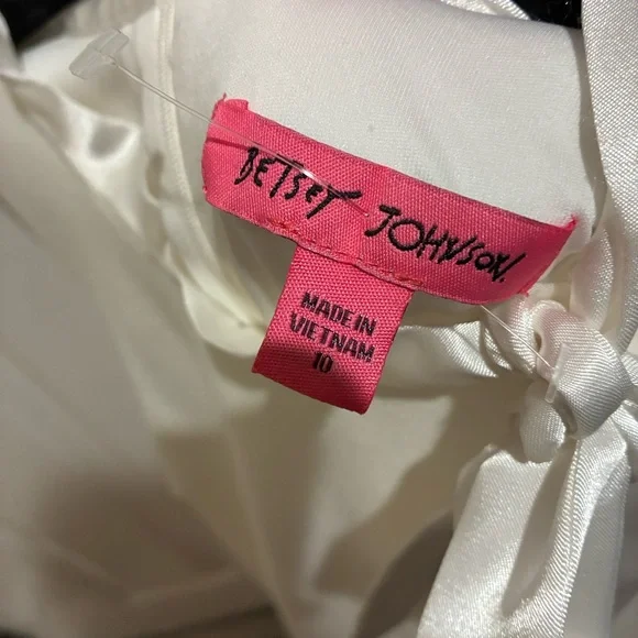 Betsey Johnson White bow ruffle dress - Picture 3 of 4